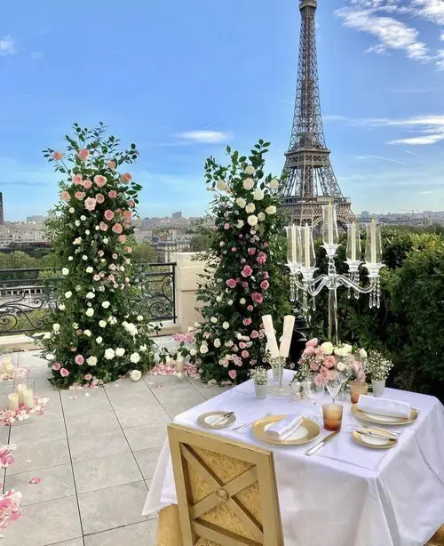 Gay-proposal-in-Paris
